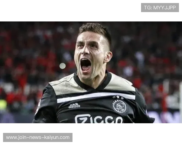 阿贾克斯—塔迪奇任意球直接破网