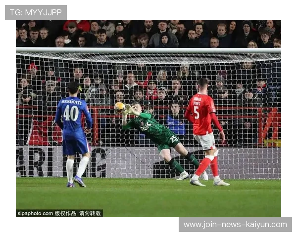 切尔西前锋禁区抽射形成赛季最佳进球——速度、精准与坚持的交汇