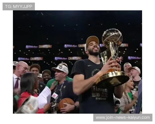 塔图姆关键压哨,凯尔特人主场集体欢呼